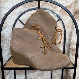 Women’s Sperry Tan Suede Wedge Boots
